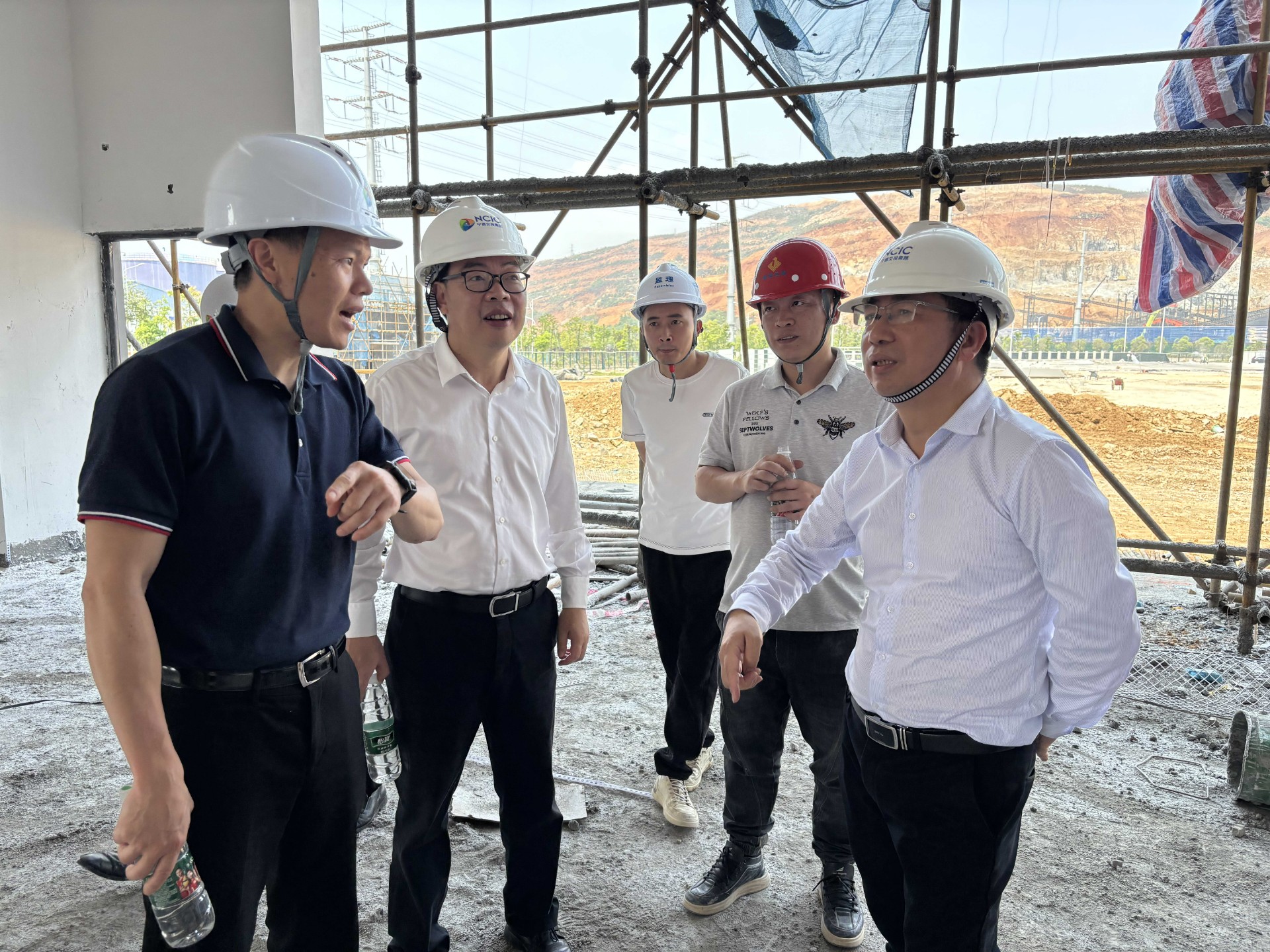 市交投集團領(lǐng)導(dǎo)深入市交投項目開展五一節(jié)前安全檢查，賴海瀾拍攝2_new.jpg